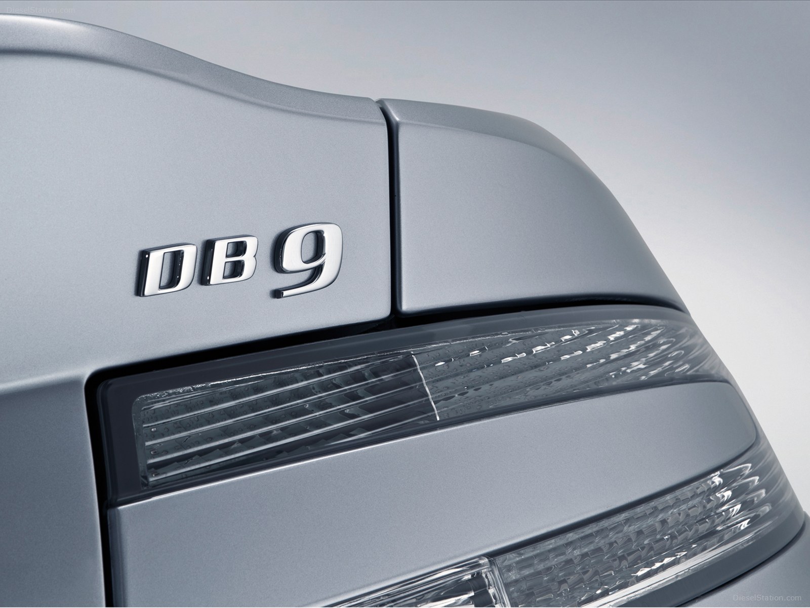 Aston Martin DB9 2013